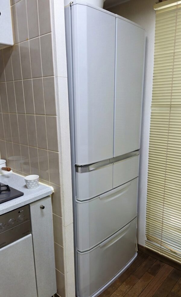 買替え前の冷蔵庫
屋内に設置されている写真